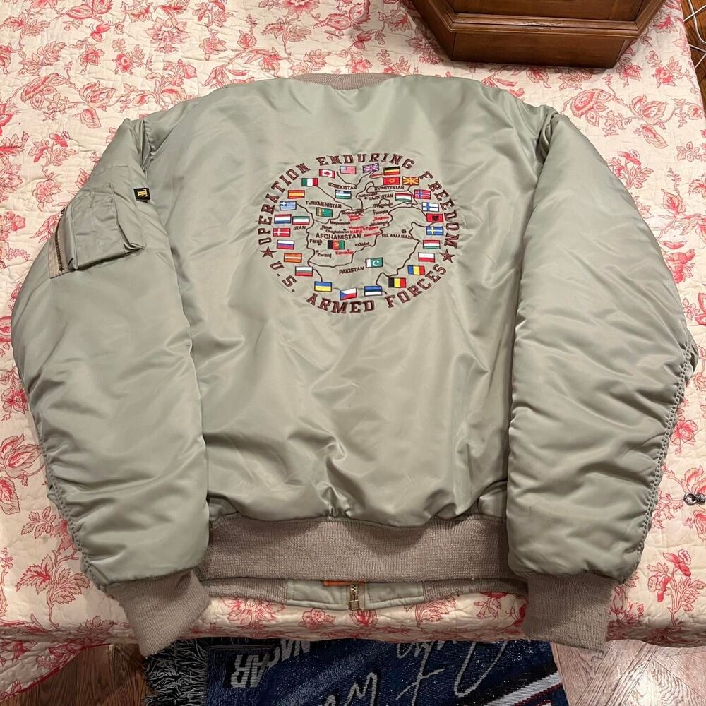 Carhartt Men's Grey and Cream Jacket